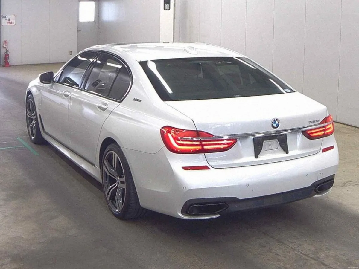 BMW 740E MSPORT 2.0 PETROL HYBRID AUTO 2018 - Image 3