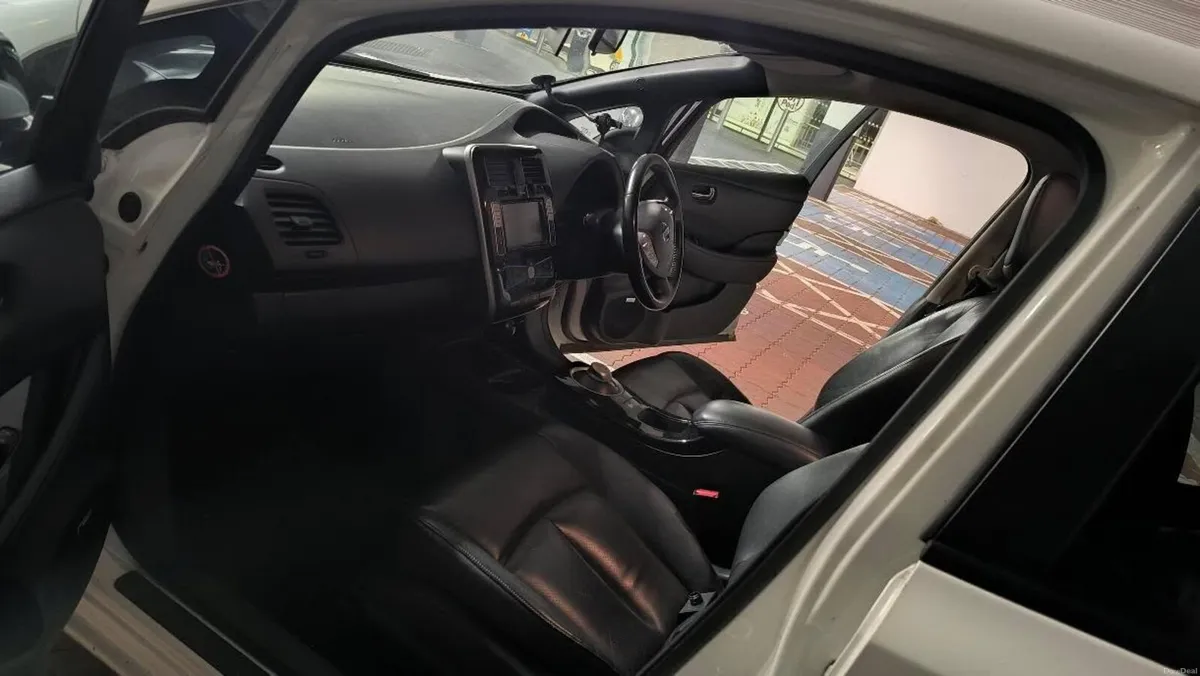 2014 Nissan Leaf - Image 6