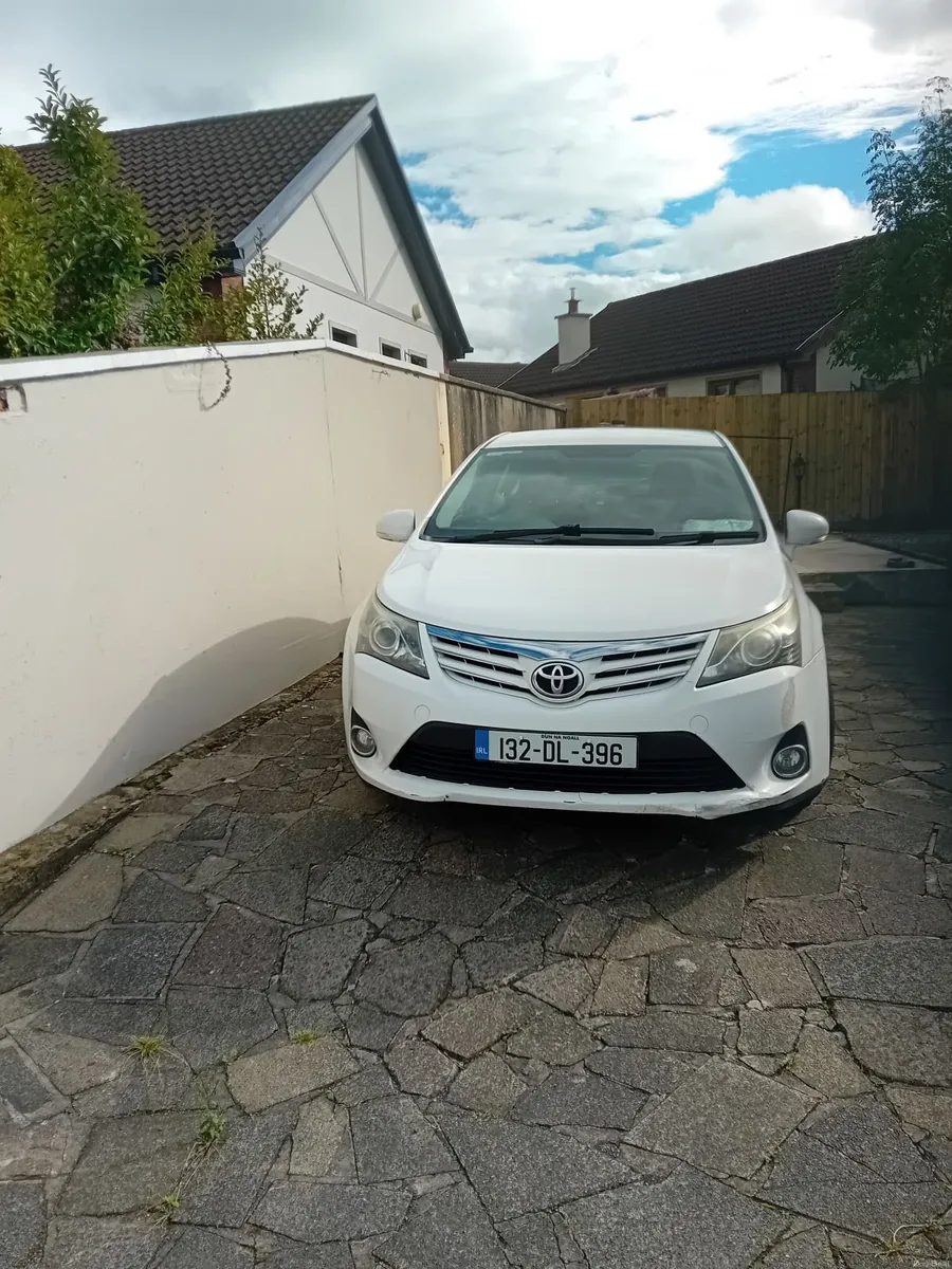 Toyota Avensis 2013 - Image 1