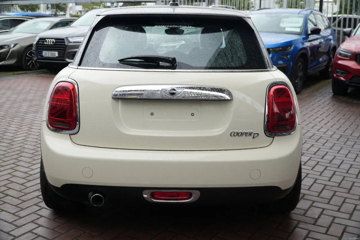 2016 MINI COOPER D - Image 5