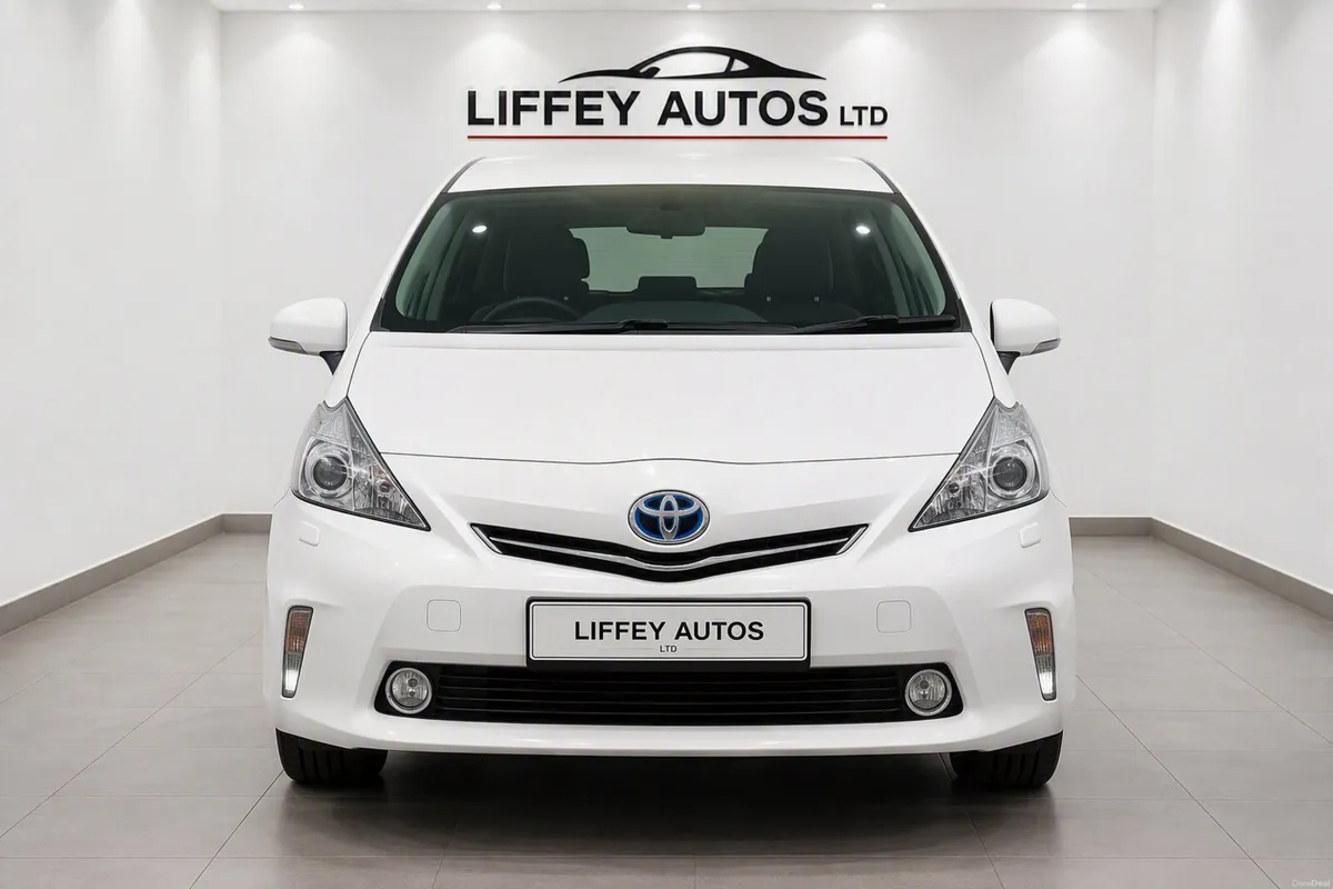 Toyota Prius Alpha 2013 Hybrid Automatic 126000KM - Image 2