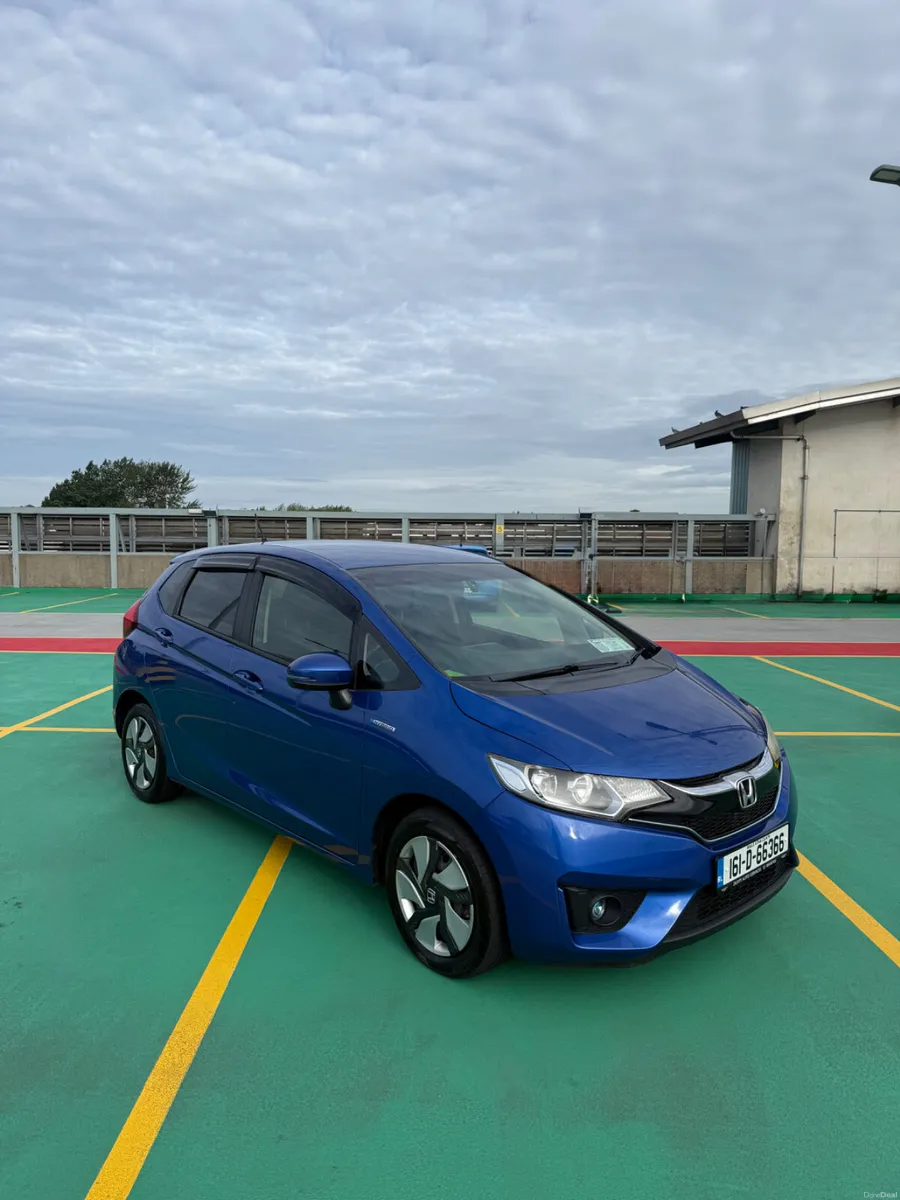 161 Honda Fit 1.5 Hybrid AUTO - LOW MILEAGE - Image 3