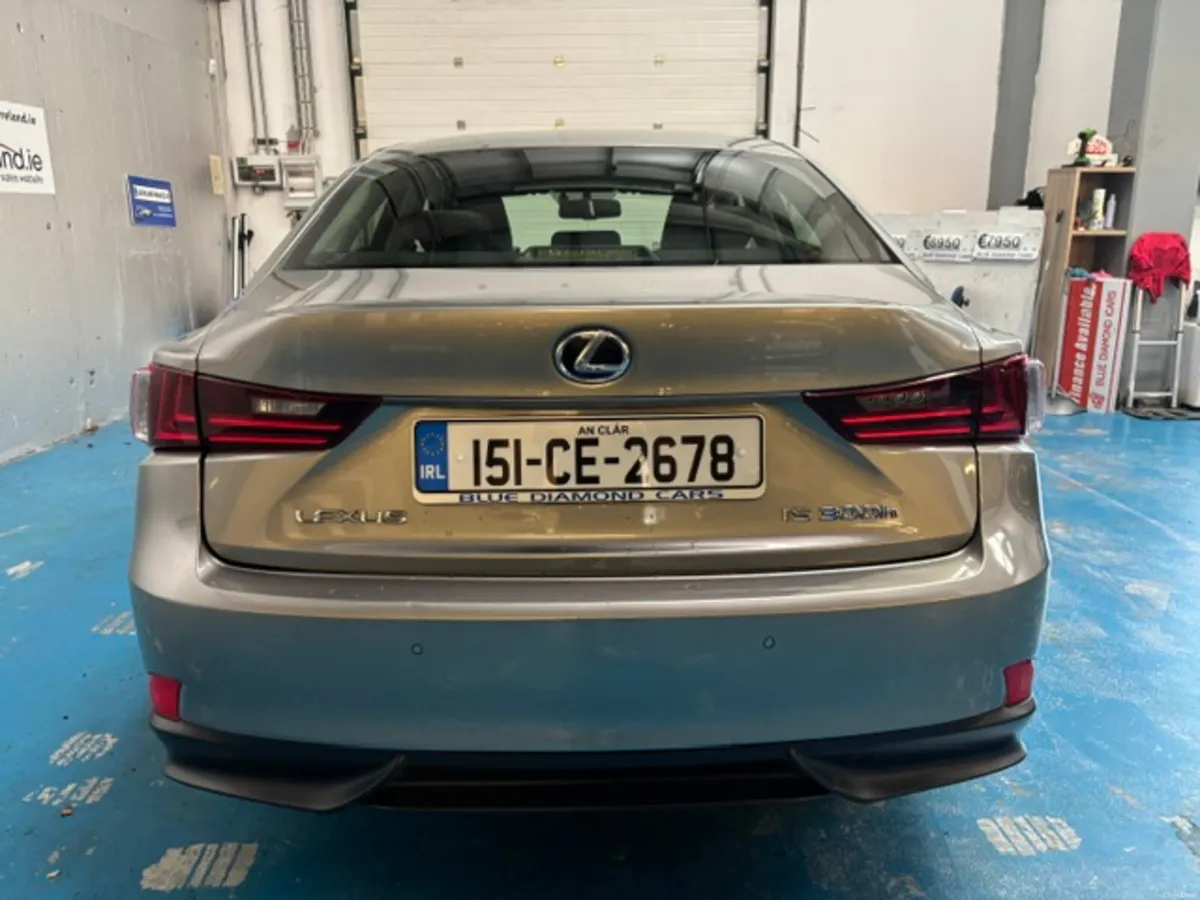 Lexus IS 2015 - Image 4