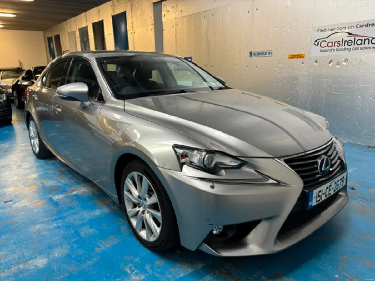 Lexus IS 2015 - Image 1