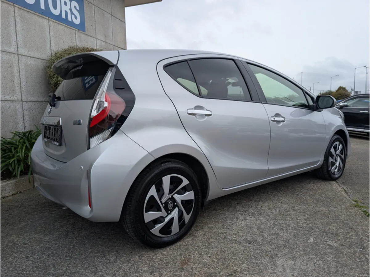 Toyota Aqua S STYLE AUTOMATIC HYBRID 1.5 PETROL // - Image 6
