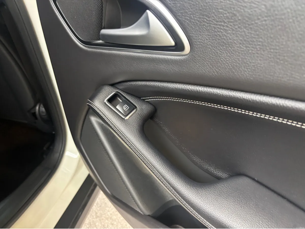Mercedes-Benz GLA 180 5DR AUTO only 70521 kms - Image 4