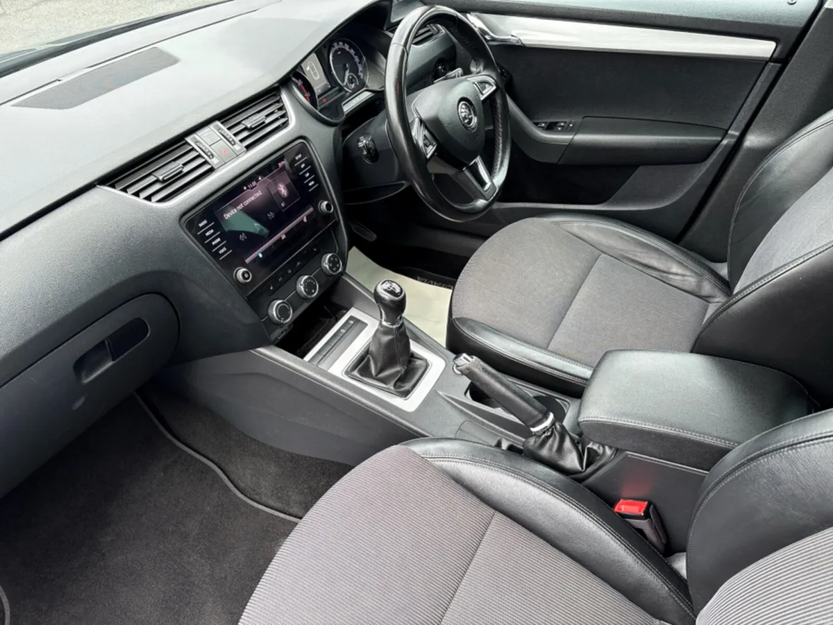 Skoda Octavia SOL 1.0 TSI 115HP 4DR - Image 2