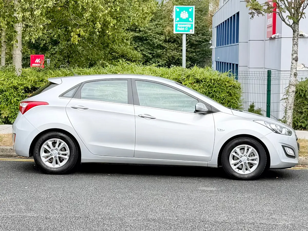 Hyundai i30 2016!!1.6L SE!!! NEW NCT !!! - Image 3