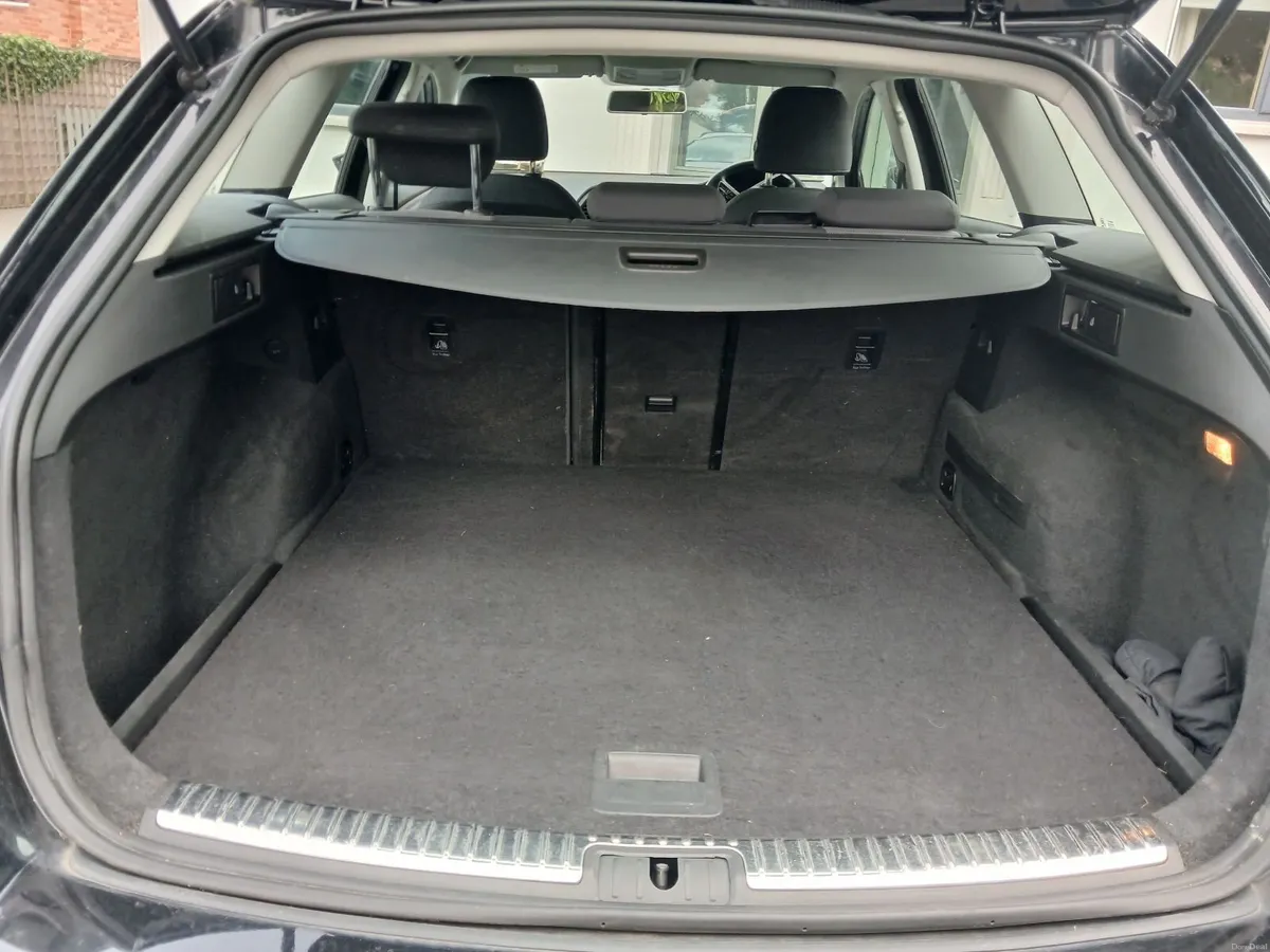 SEAT Leon 2018 estate - Image 2