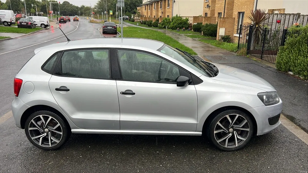 Volkswagen polo - Image 4
