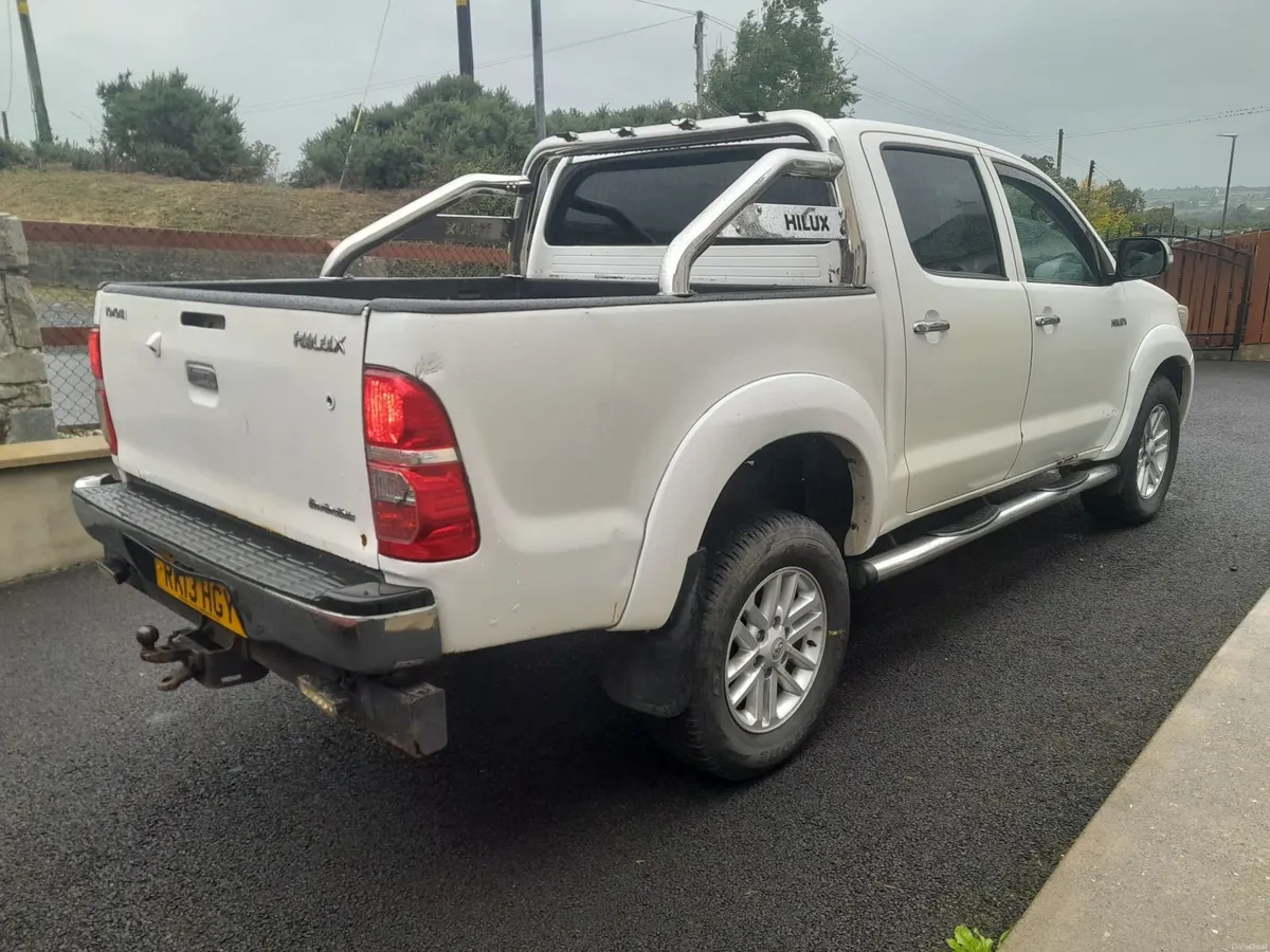 Toyota Hilux 2013 - Image 2