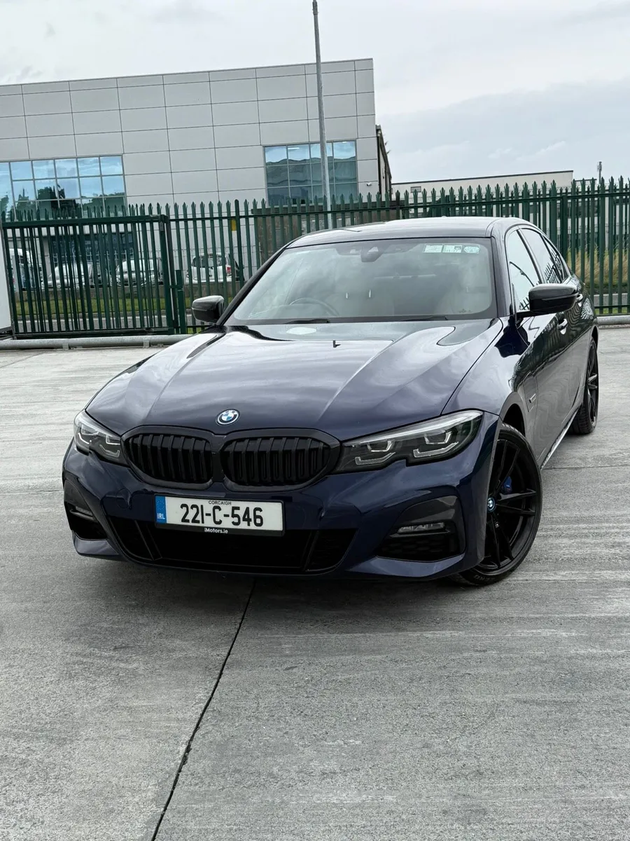 2022 BMW 3 Series 330 E Black Edition - Image 4