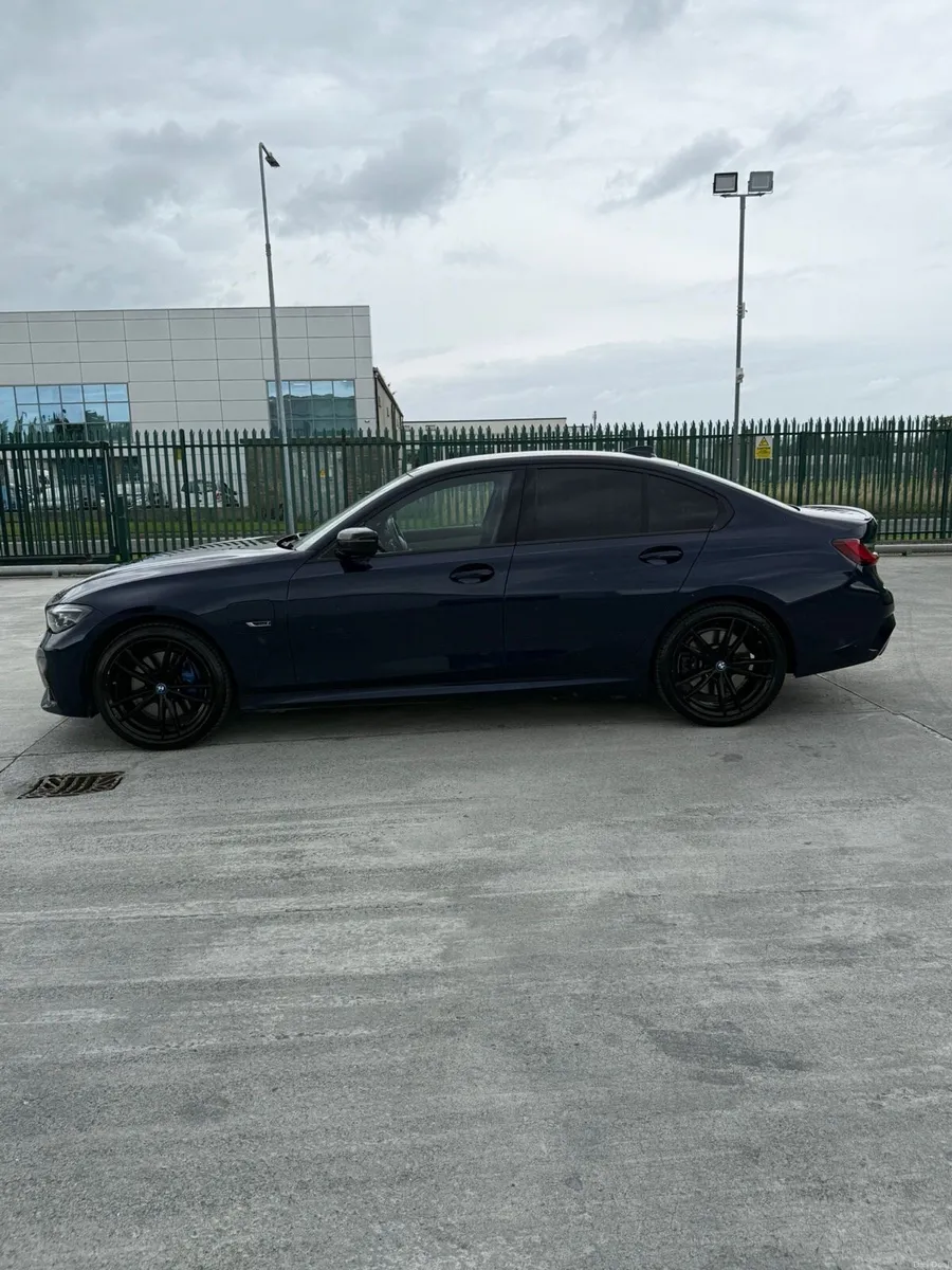 2022 BMW 3 Series 330 E Black Edition - Image 5