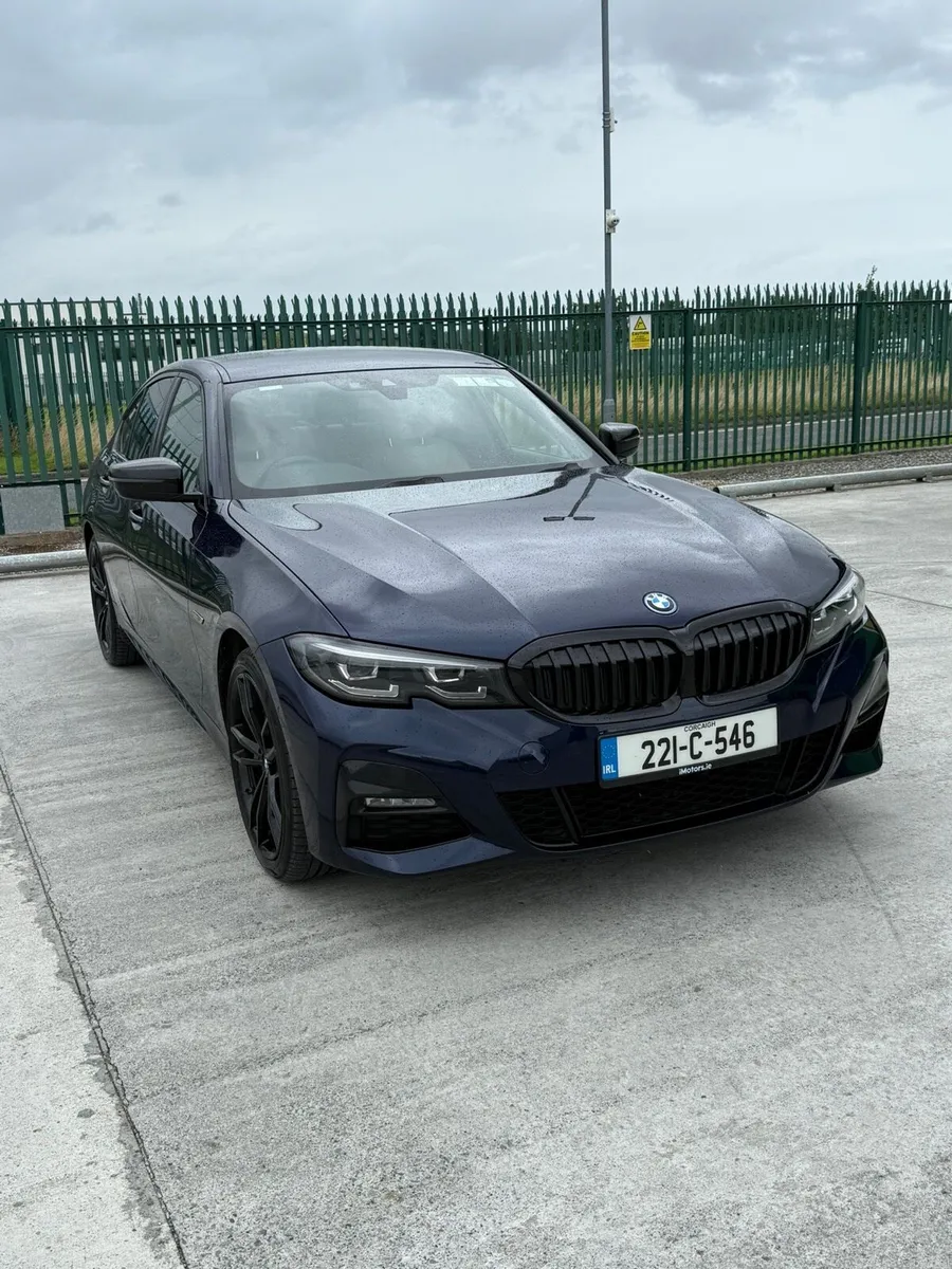 2022 BMW 3 Series 330 E Black Edition - Image 3