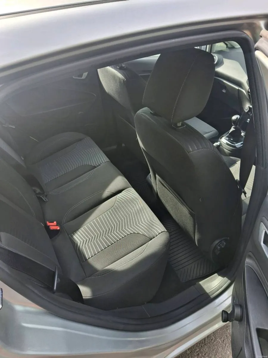 2017 Ford Fiesta - Image 6