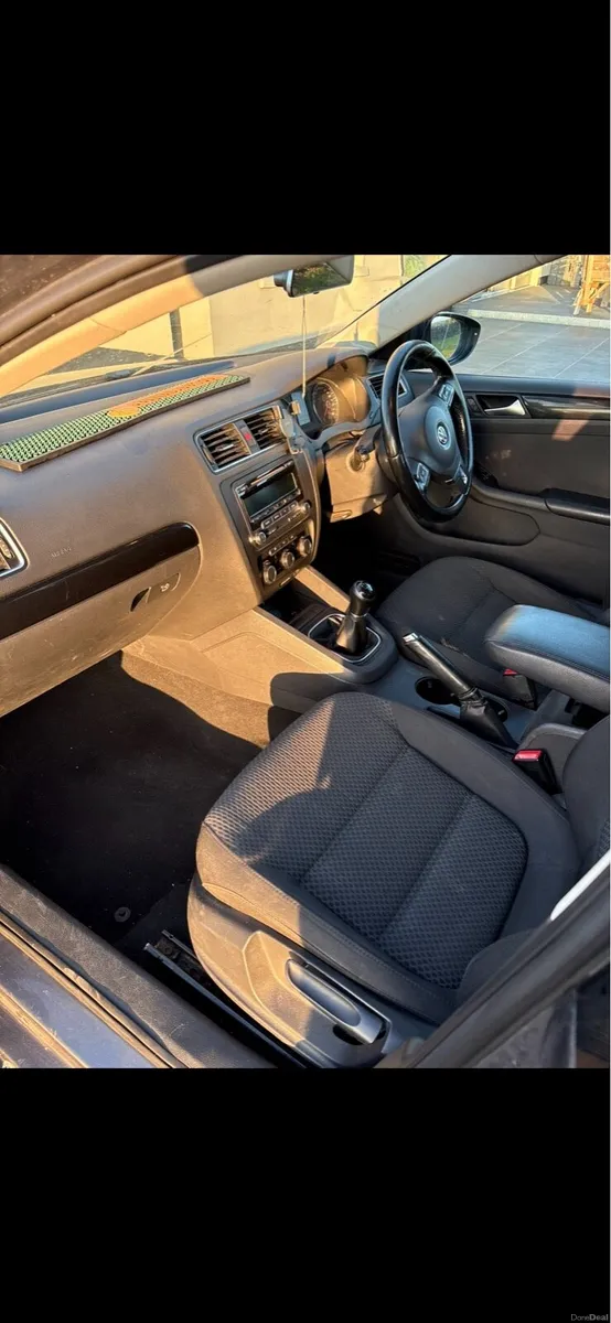 Volkswagen Jetta - Image 5