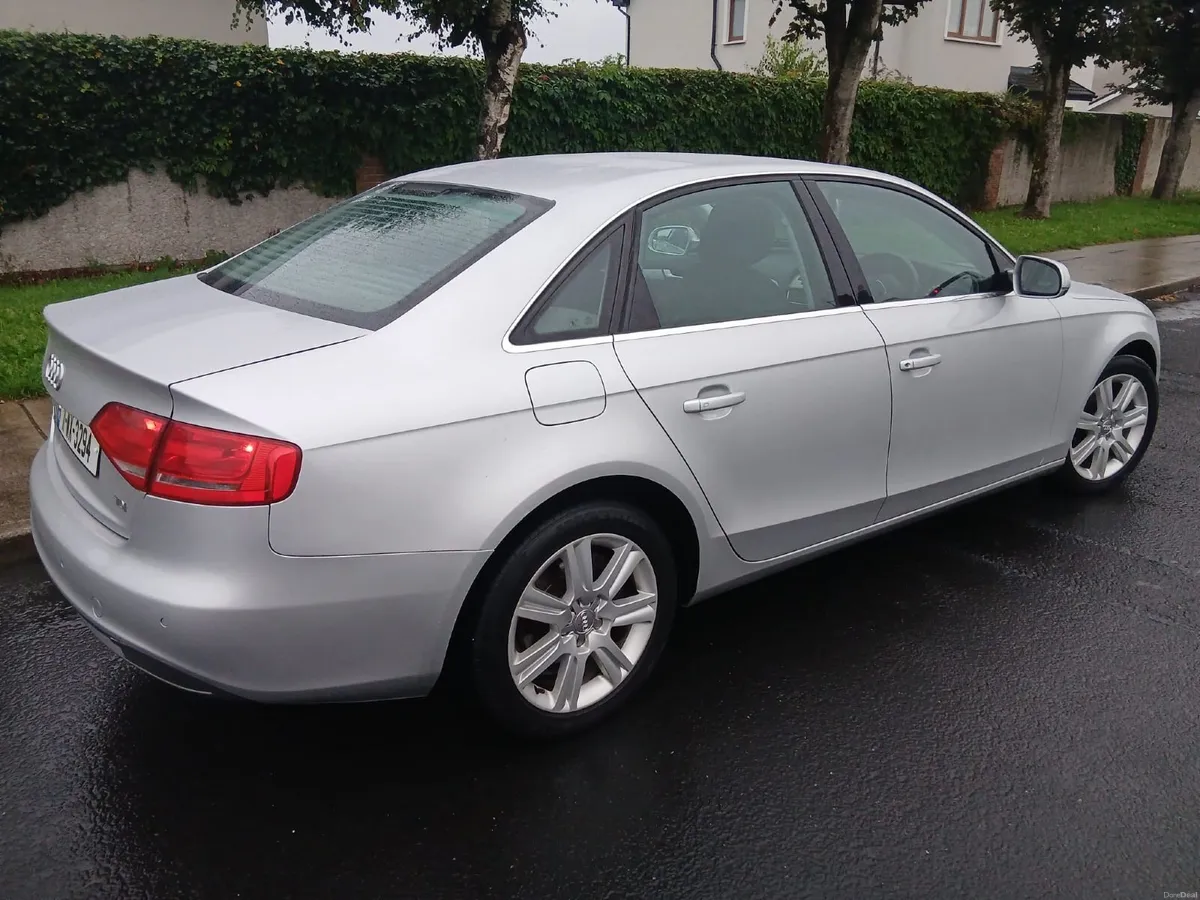 2011 AUDI A4 - Image 2