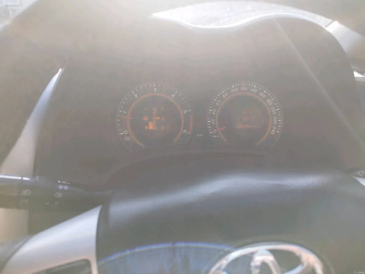 Toyota Corolla - Image 2