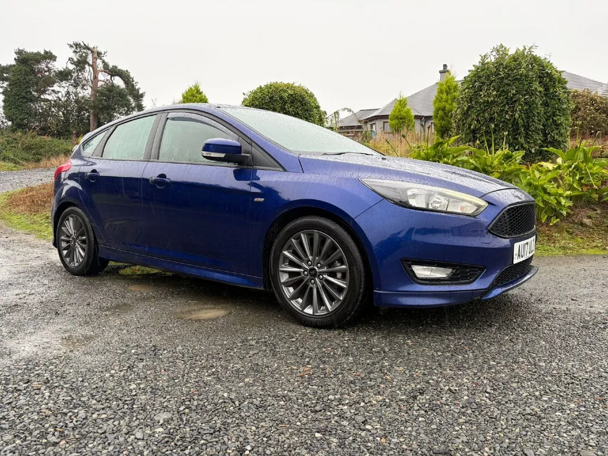 Ford Focus ST Line 2017 - Image 2