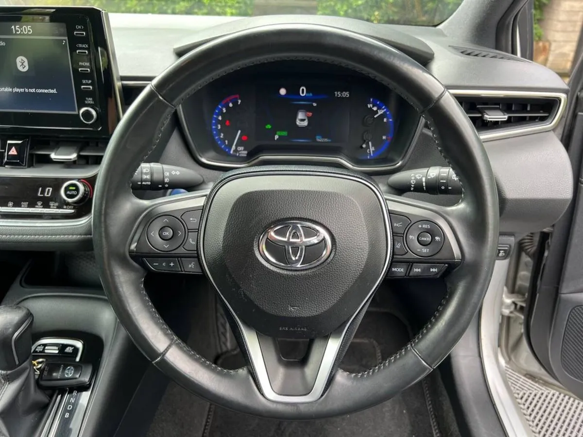 Toyota Corolla LUNA 1.8 HYBRID AUTO // REVERSE CAM - Image 4