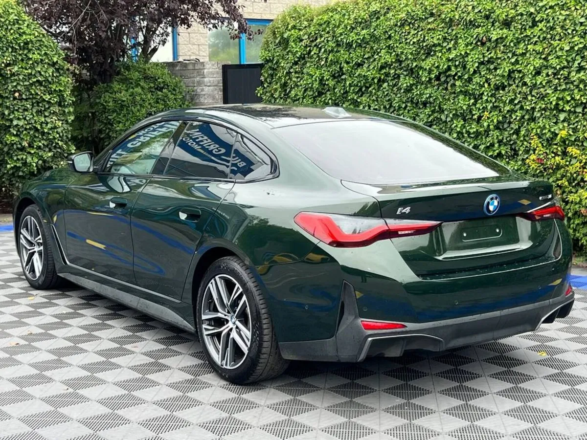BMW i4 EDRIVE35 SPORT 70.3 KWH // VIRTUAL COCKPIT - Image 6
