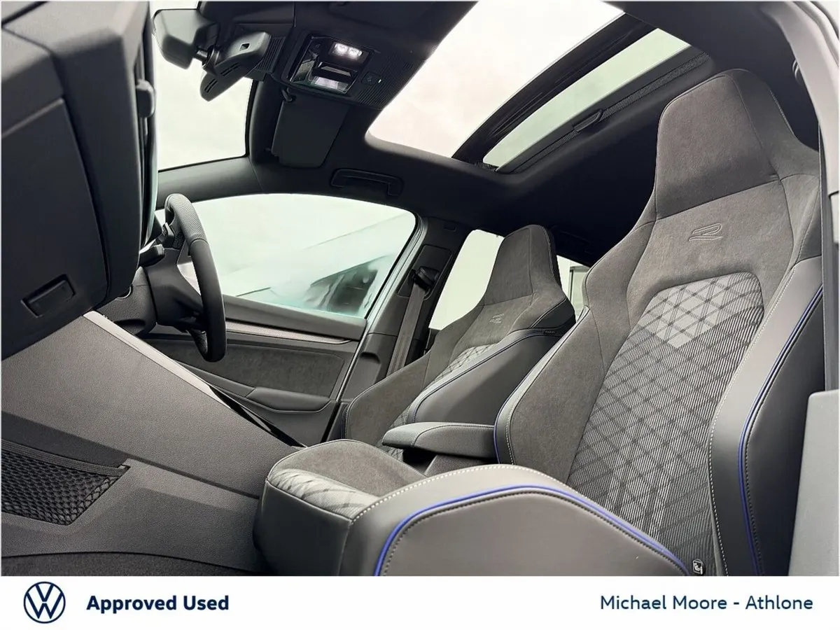 Volkswagen Golf GOLF R-LINE 1.5 TSI MHEV 116BHP - Image 3
