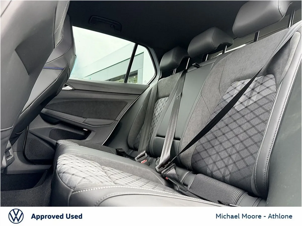 Volkswagen Golf GOLF R-LINE 1.5 TSI MHEV 116BHP - Image 6