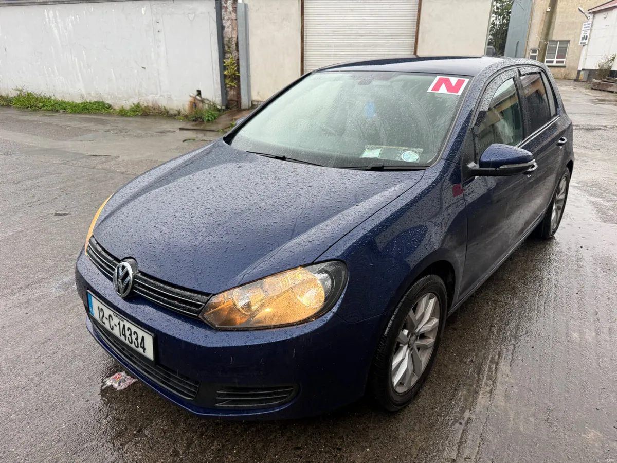 Volkswagen Golf 2012 LOW KM - Image 2