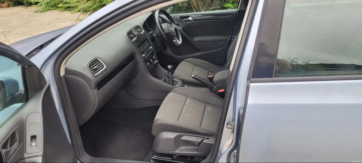 Volkswagen Golf 2011 - Image 4