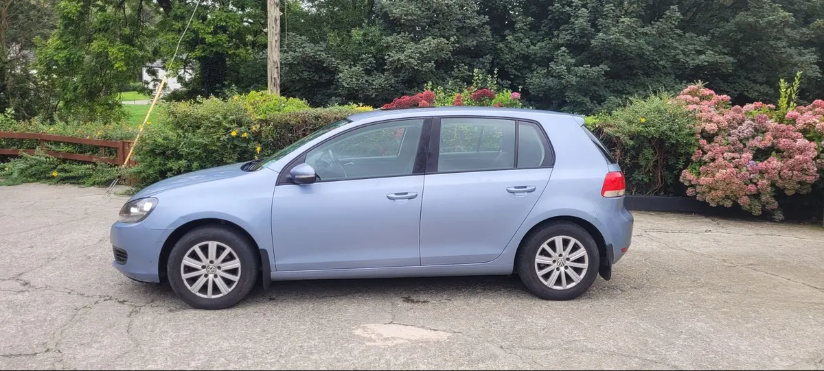 Volkswagen Golf 2011 - Image 2