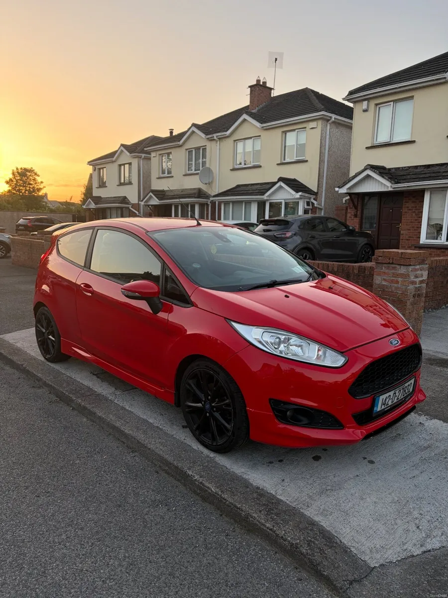 Ford Fiesta S-line  2014 - Image 2