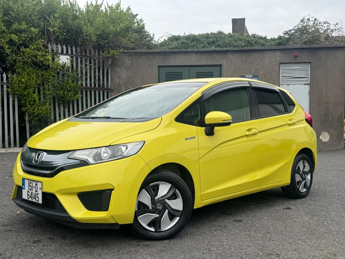 Honda Fit 2015 Hybrid 1.5 - Image 1