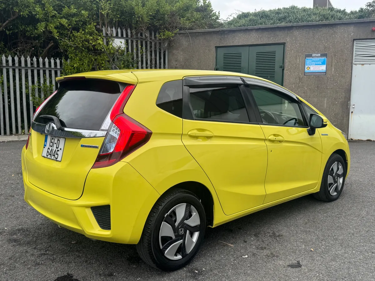Honda Fit 2015 Hybrid 1.5 - Image 6