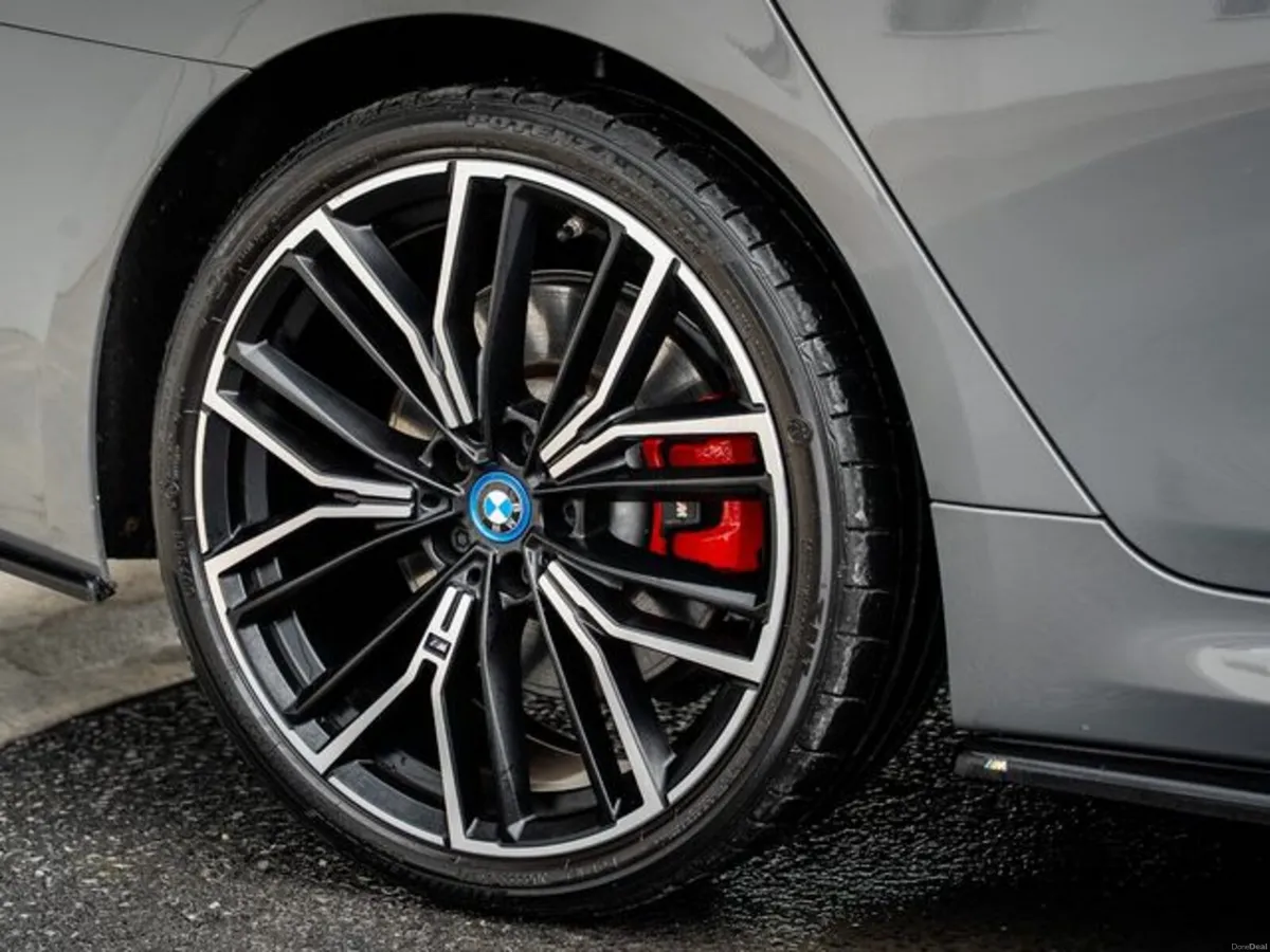 BMW 5-Series 545E Xdrive M Sport *SUNROOF, PRO /TE - Image 5
