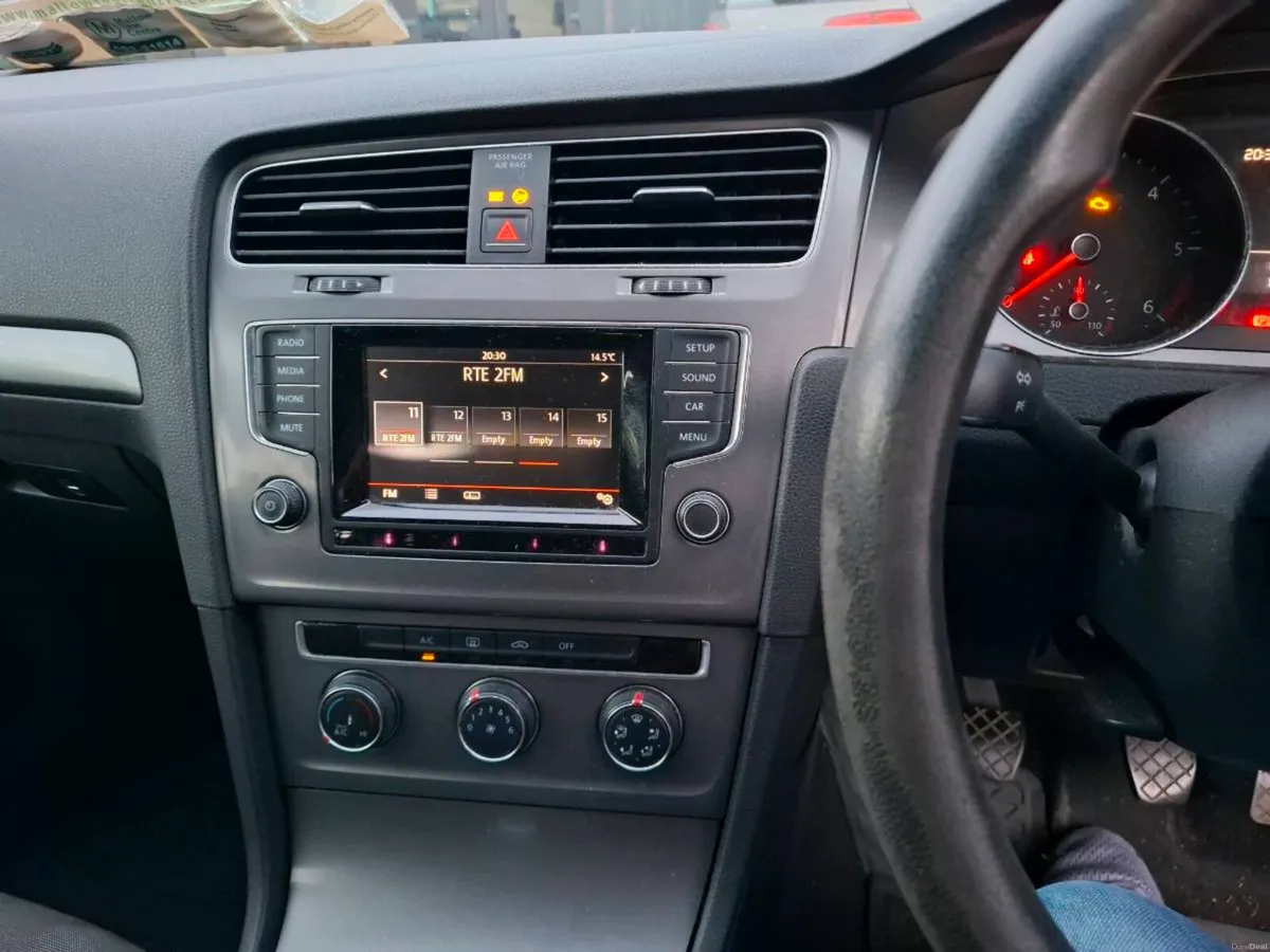 Volkswagon golf - Image 3