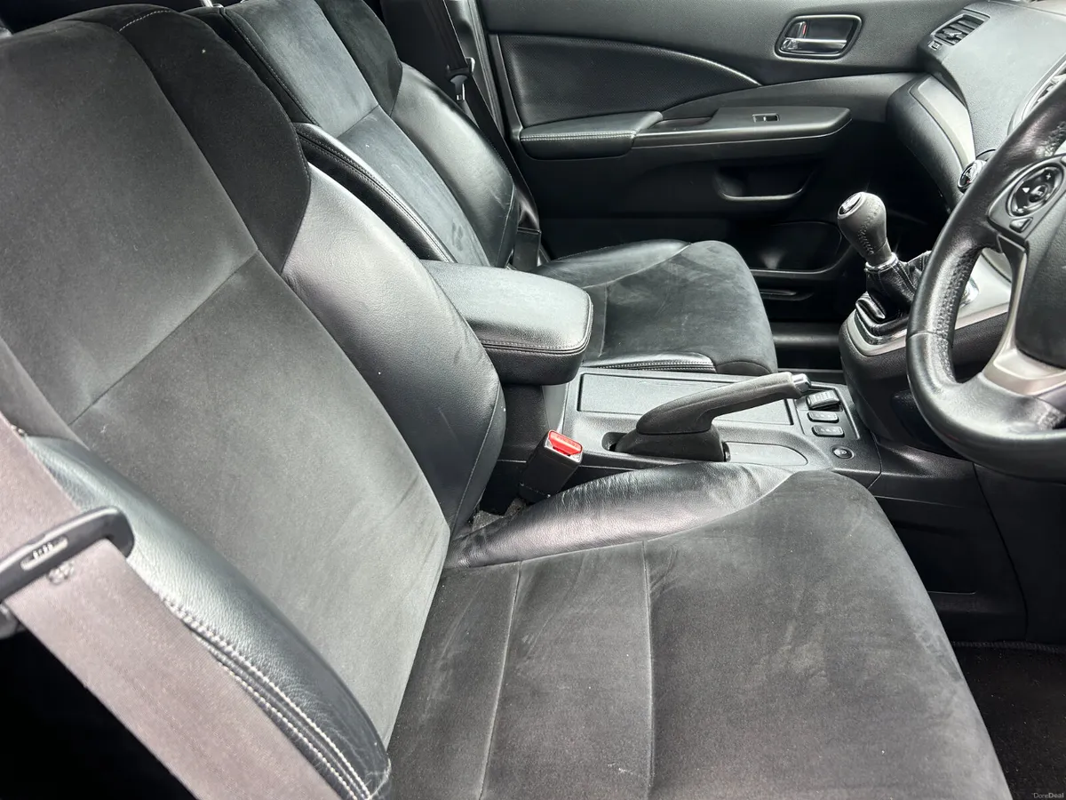 2014 Honda CR-V… New NCT & Fully Serviced - Image 6