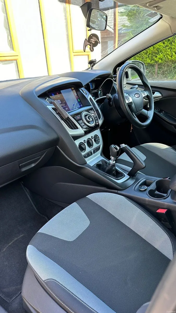 LOW Mileage and FULL Serviced - Image 6