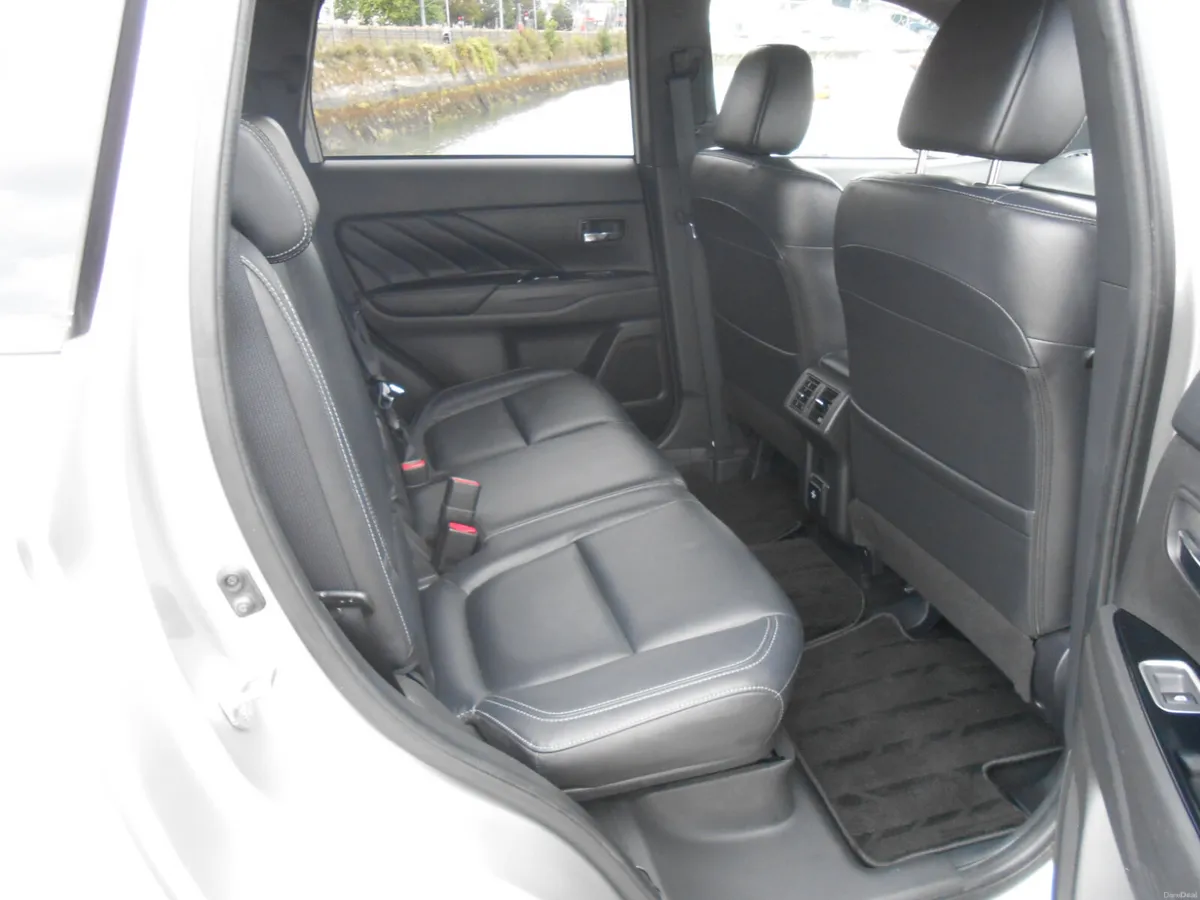 Mitsubishi Outlander PHEV High Spec 2019 - Image 4