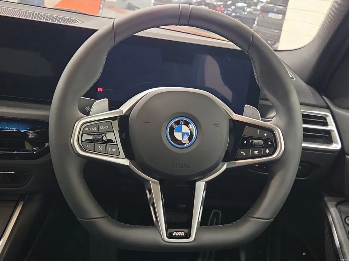 BMW 3-Series 330e - Image 5