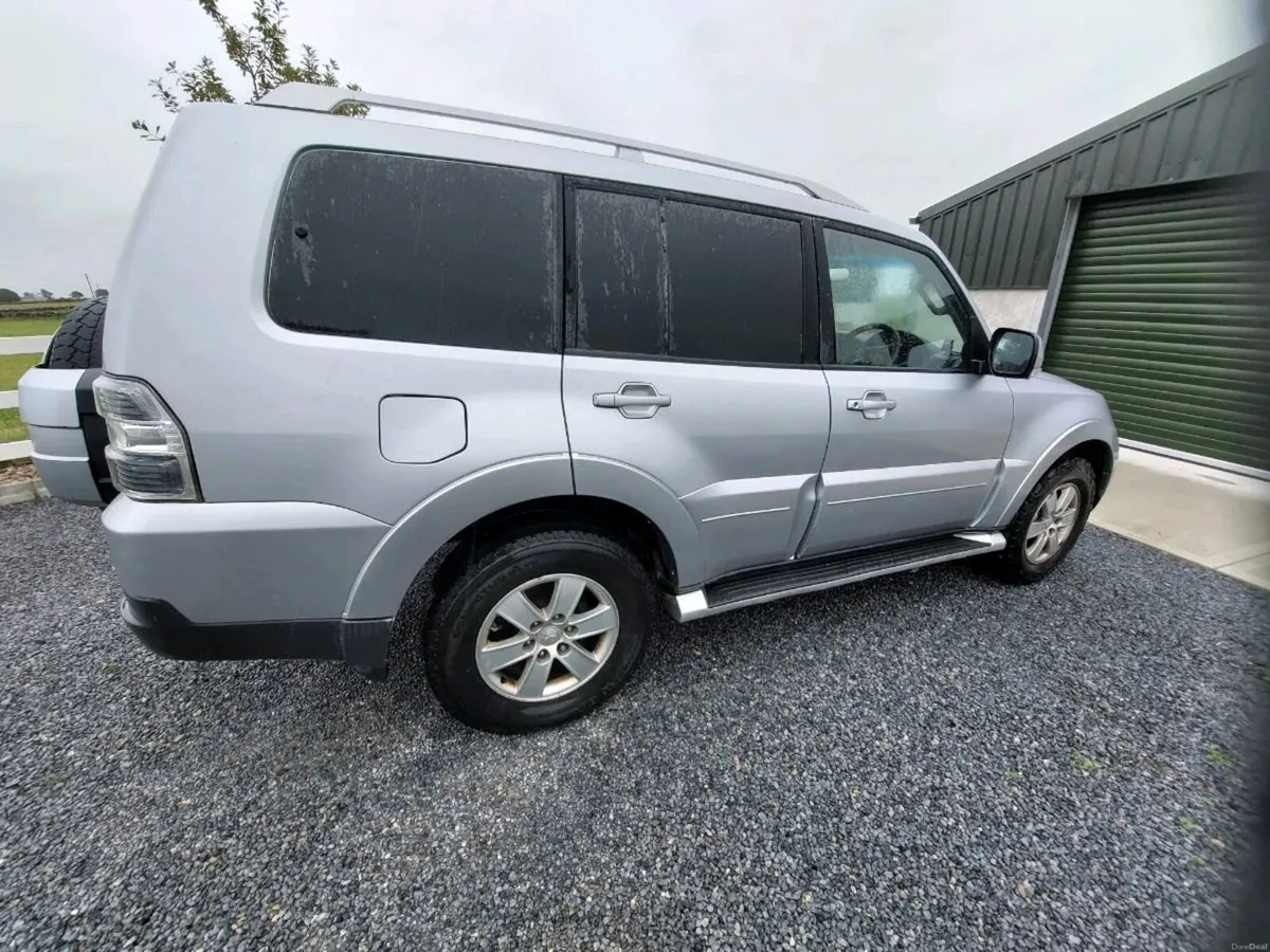 2008 Mitsubishi Pajero LWB 3.2L - Image 6