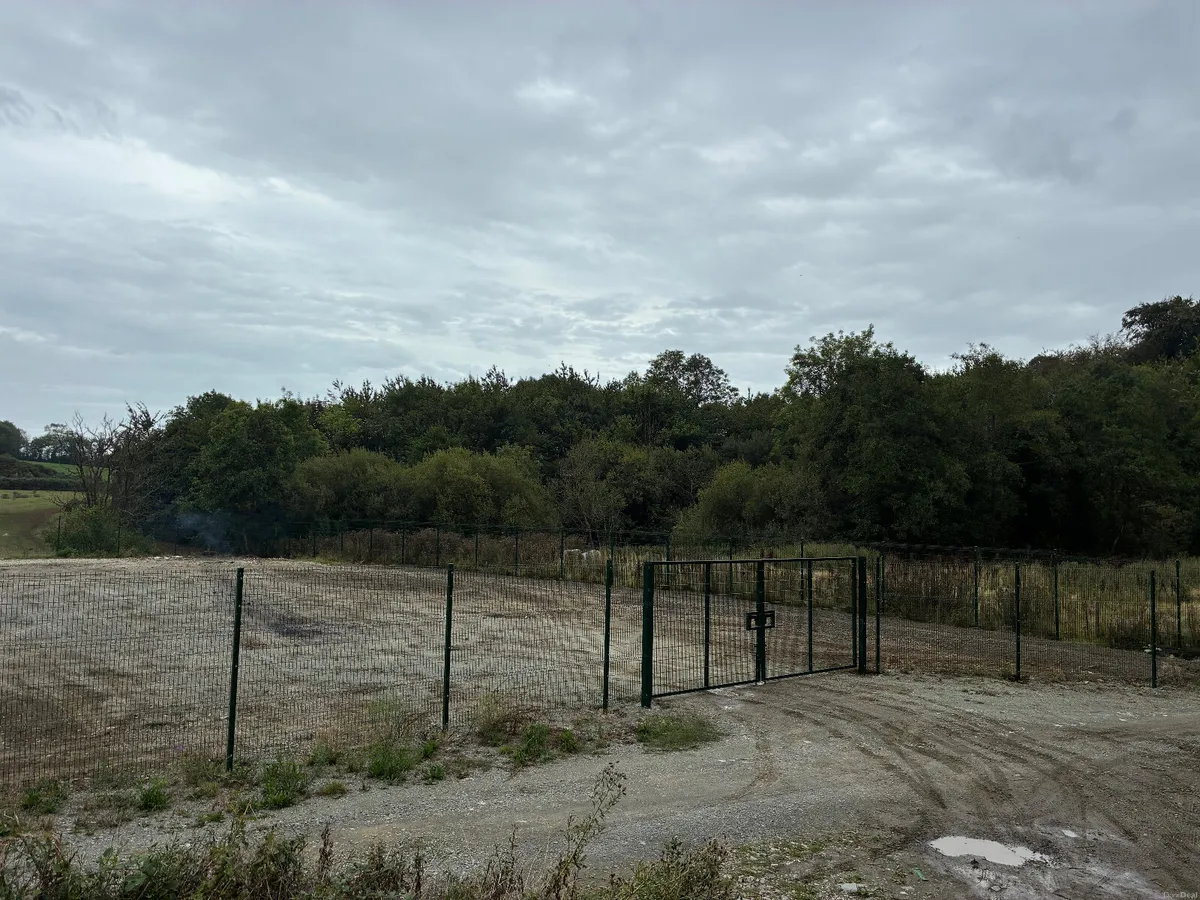 1 acre secure yard to rent Scarawalsh Enniscorthy - Image 6