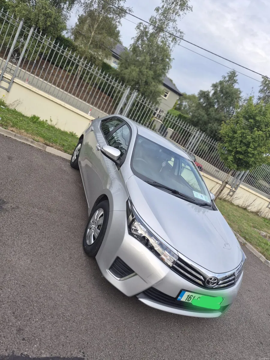 Toyota corolla - Image 3