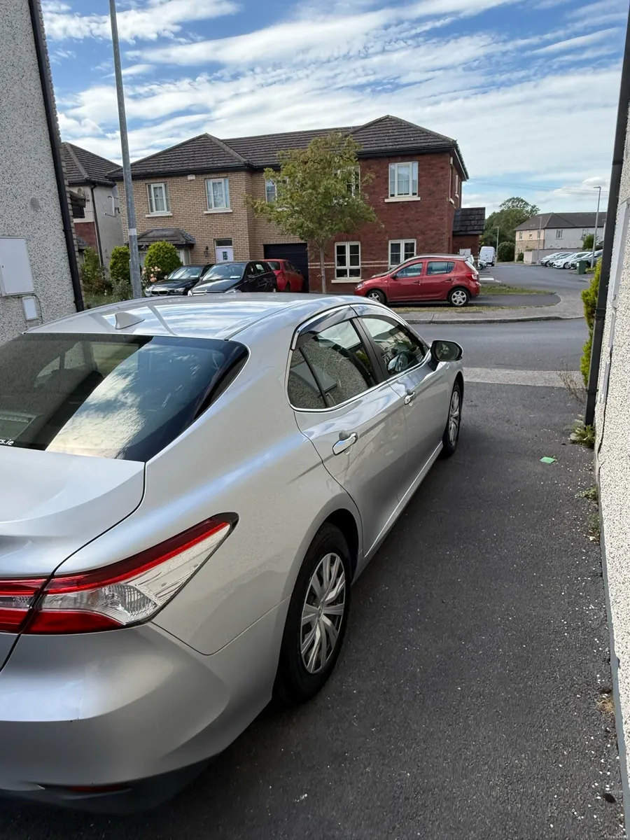 Toyota Camry - Image 4