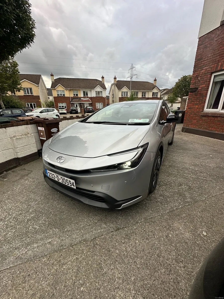 Toyota Prius hybrid 2023 - Image 3