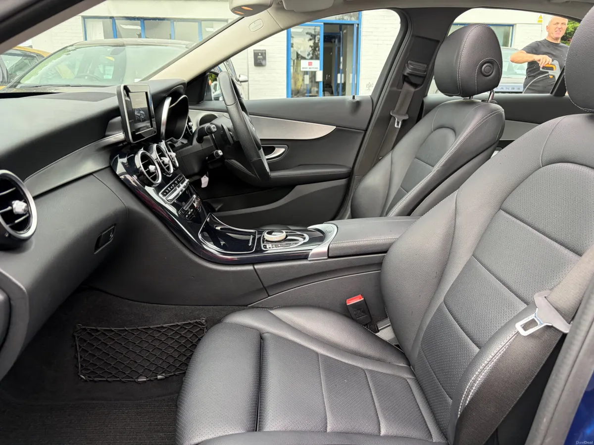 2017 MERCEDES C350e SPORT SALOON LOW KMS - Image 4