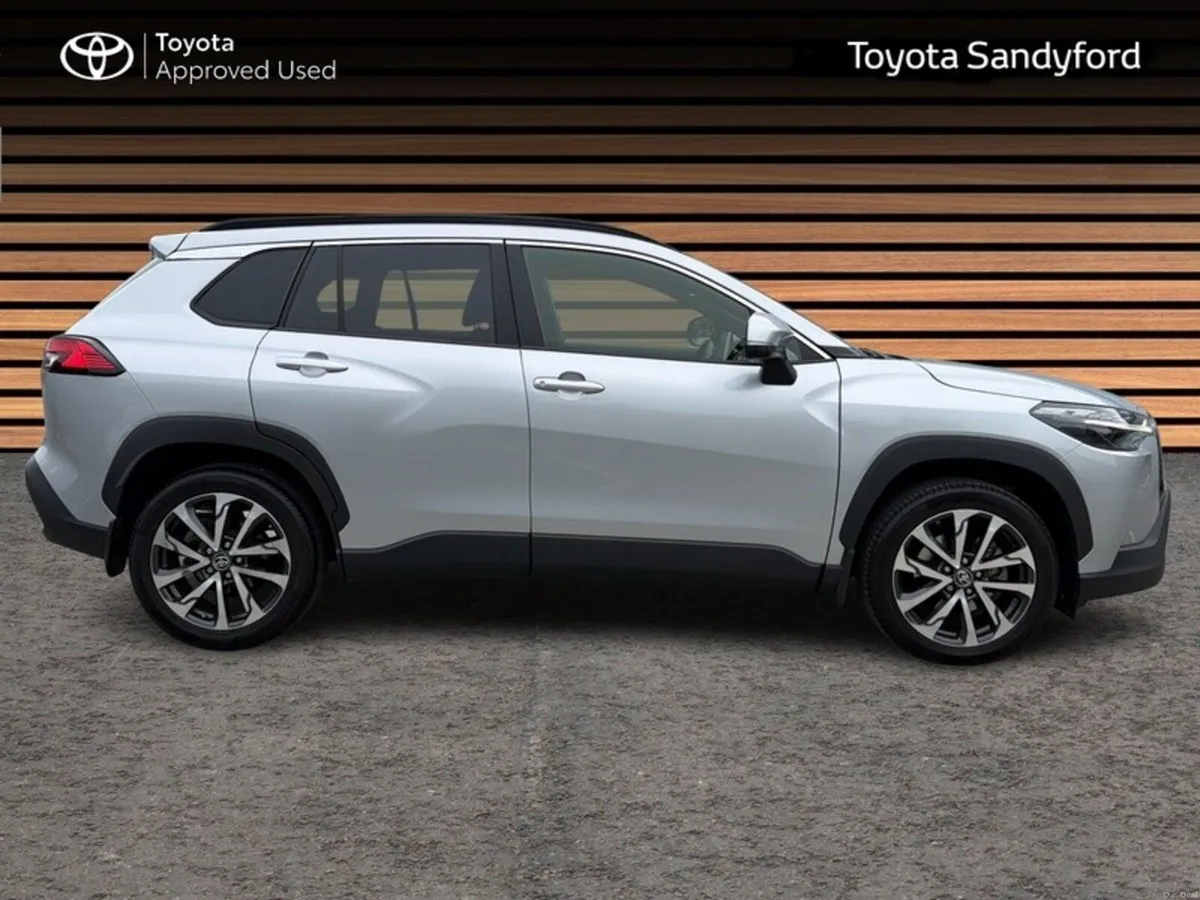 Toyota Corolla Cross 1.8 HYBRID SPORT // REAR CAME - Image 3