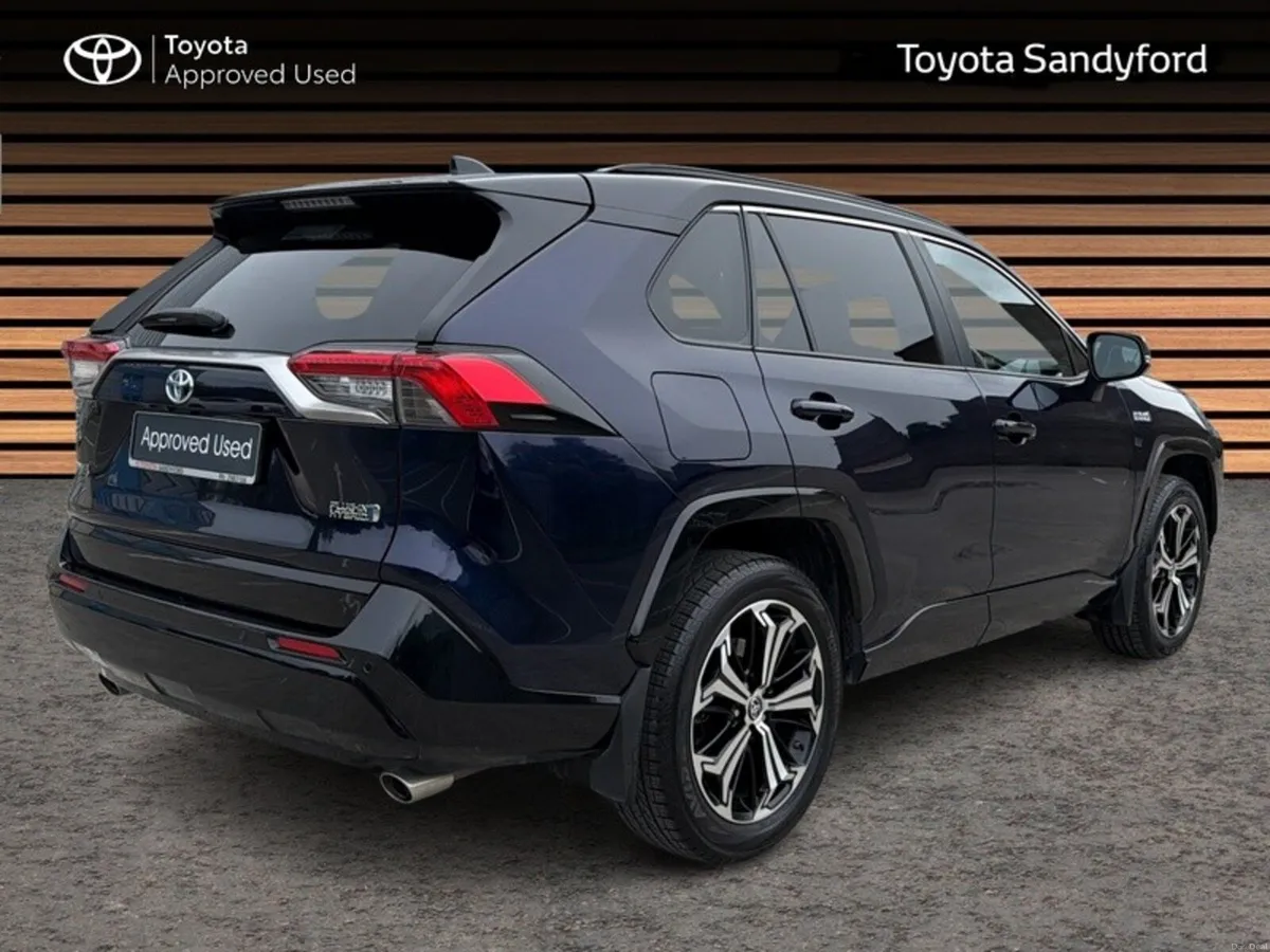 Toyota RAV4 SPORT PLUG-IN HYBRID AWD // LEATHER HE - Image 2