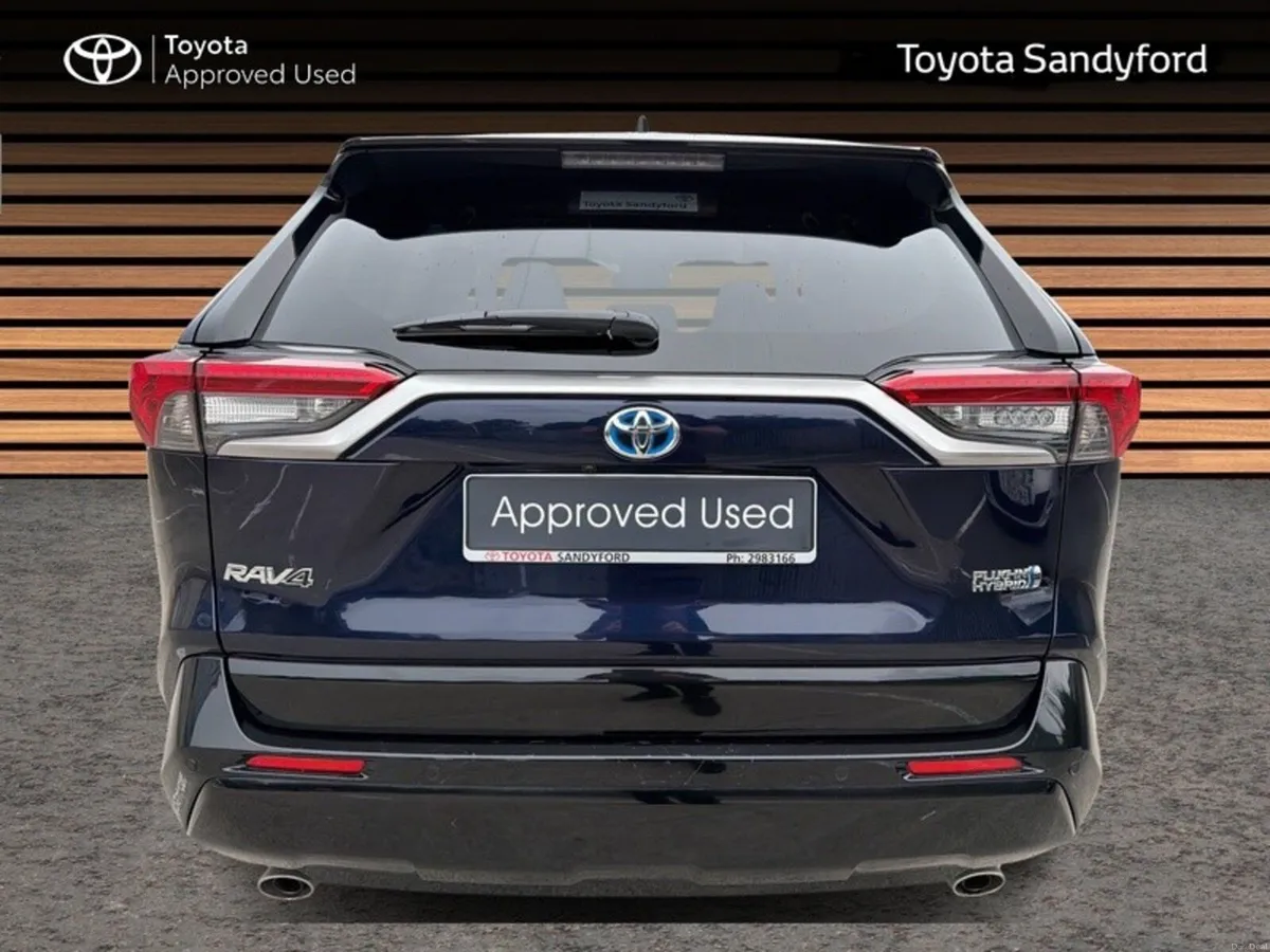 Toyota RAV4 SPORT PLUG-IN HYBRID AWD // LEATHER HE - Image 4