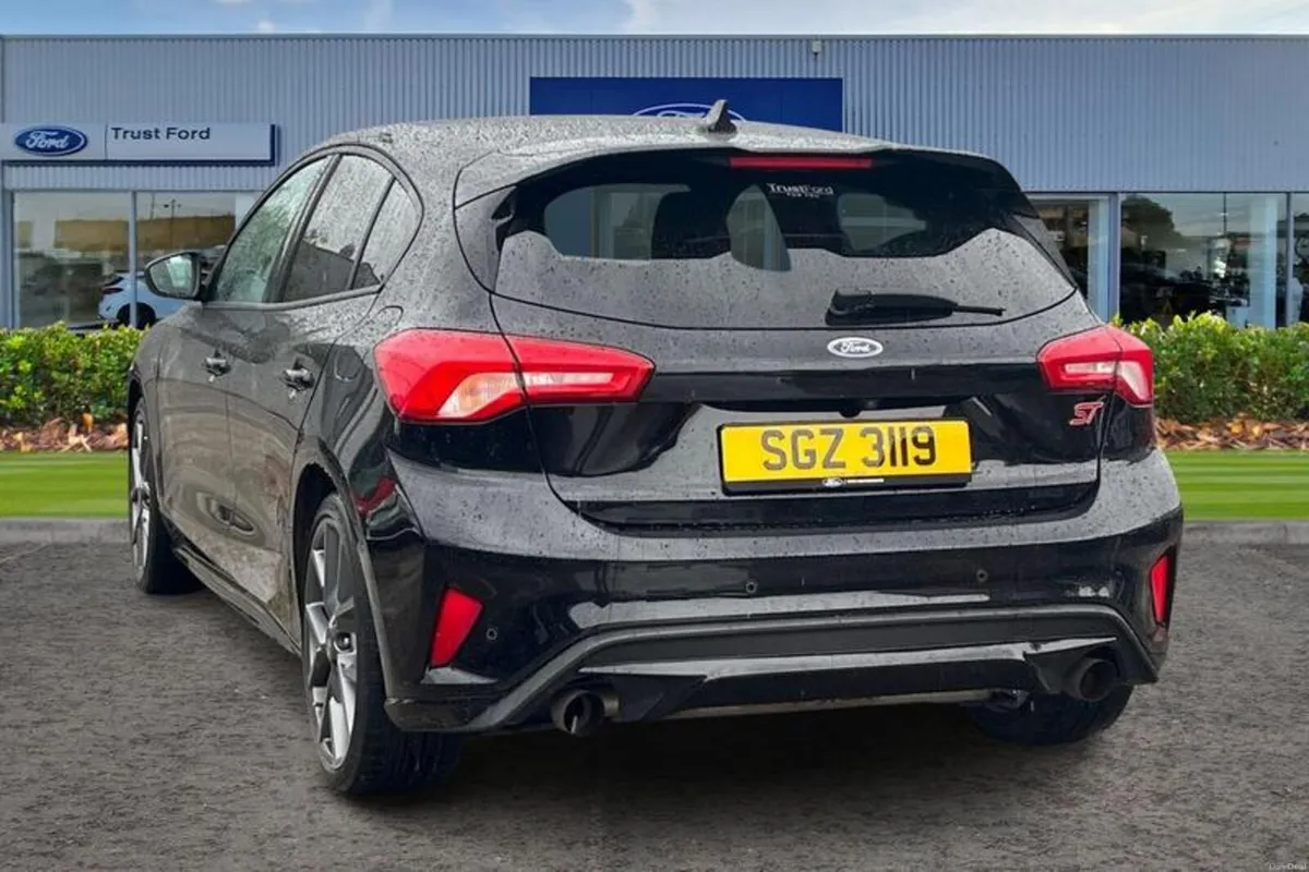 Ford Focus 2.3 EcoBoost ST 5dr- Panoramic Sunroof - Image 2