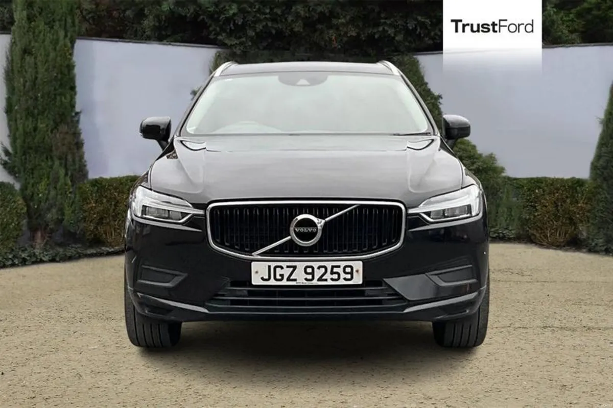 Volvo XC60 2.0 D4 Momentum 5dr AWD Geartronic - Image 6